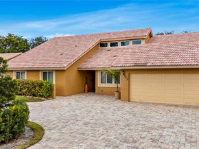 663 NW 107th Ln, Coral Springs FL 33071