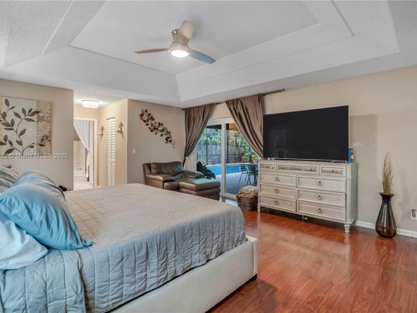663 NW 107th Ln, Coral Springs FL 33071