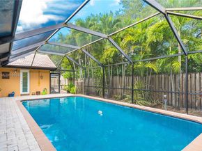 663 NW 107th Ln, Coral Springs FL 33071