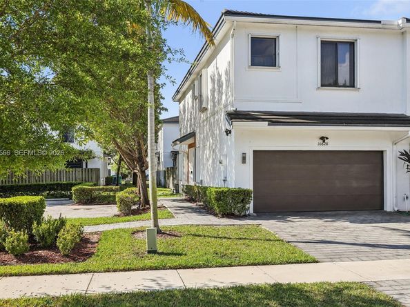 10828 SW 235 St, Miami FL 33032
