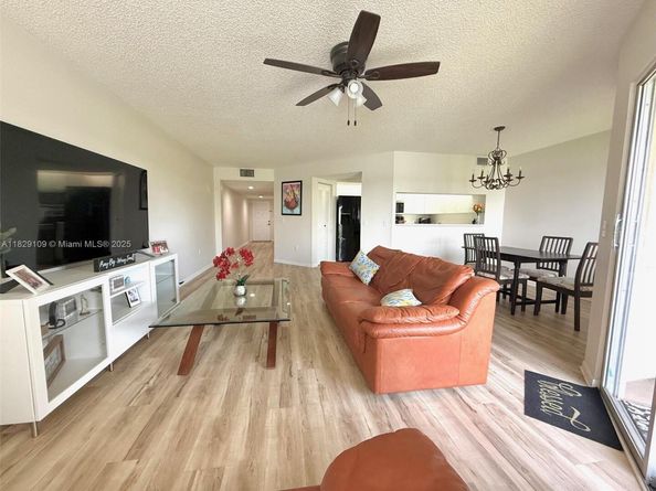 1400 SW 137th Ave 411F, Pembroke Pines FL 33027