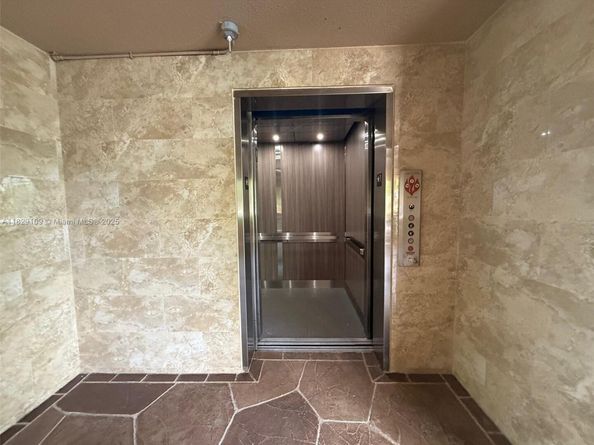 1400 SW 137th Ave 411F, Pembroke Pines FL 33027