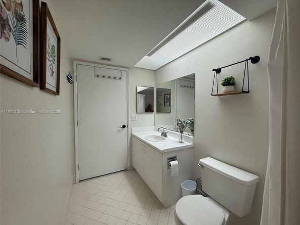 1400 SW 137th Ave 411F, Pembroke Pines FL 33027