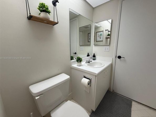 1400 SW 137th Ave 411F, Pembroke Pines FL 33027