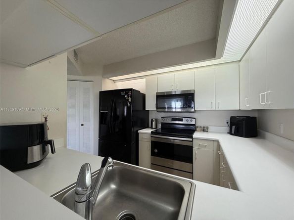 1400 SW 137th Ave 411F, Pembroke Pines FL 33027