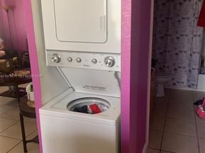 300 Nottingham Cir J, Green Acres FL 33463