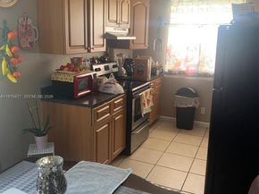 300 Nottingham Cir J, Green Acres FL 33463