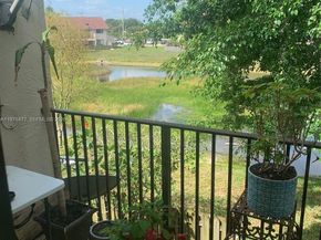 300 Nottingham Cir J, Green Acres FL 33463