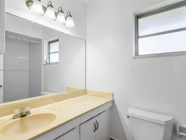2500 SW 81st Ave 402, Davie FL 33324