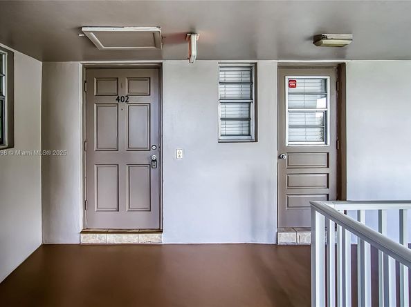2500 SW 81st Ave 402, Davie FL 33324