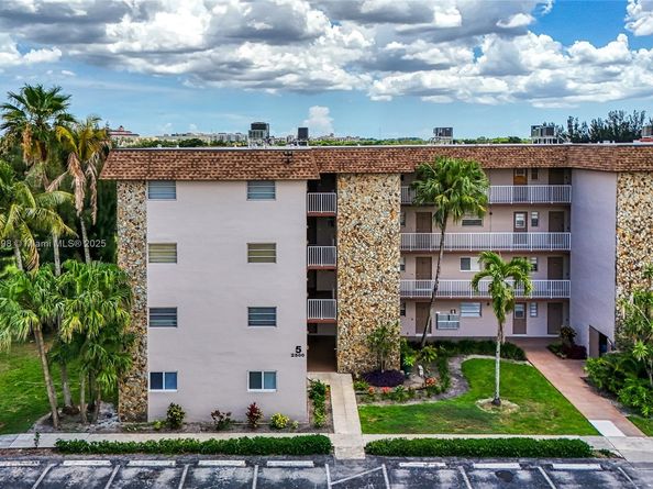 2500 SW 81st Ave 402, Davie FL 33324