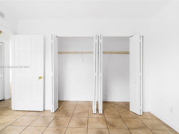 2500 SW 81st Ave 402, Davie FL 33324