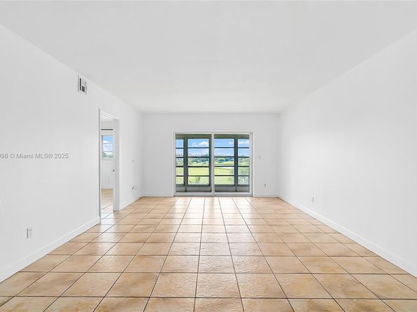 2500 SW 81st Ave 402, Davie FL 33324