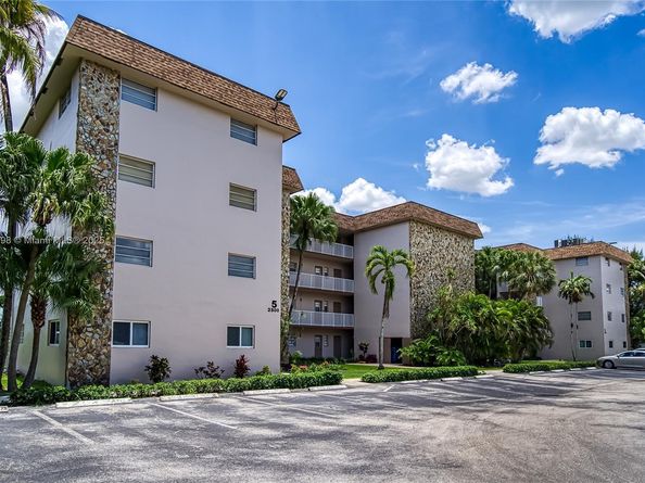 2500 SW 81st Ave 402, Davie FL 33324