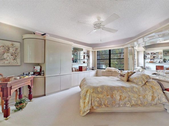 10001 NW 52nd Ter, Doral FL 33178