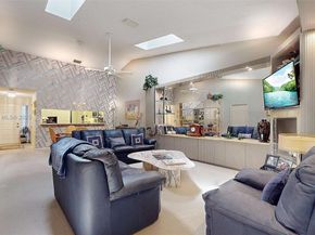 10001 NW 52nd Ter, Doral FL 33178