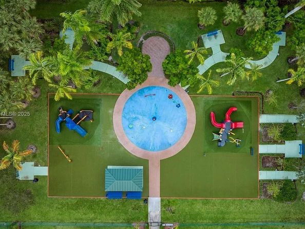 10001 NW 52nd Ter, Doral FL 33178