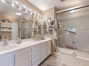 10001 NW 52nd Ter, Doral FL 33178