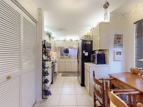 10001 NW 52nd Ter, Doral FL 33178