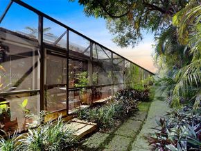 10001 NW 52nd Ter, Doral FL 33178