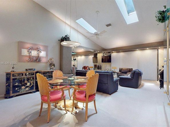 10001 NW 52nd Ter, Doral FL 33178