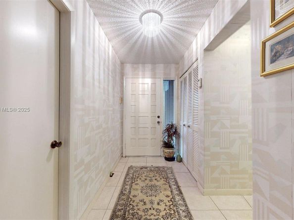 10001 NW 52nd Ter, Doral FL 33178