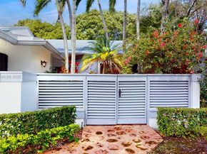 10001 NW 52nd Ter, Doral FL 33178