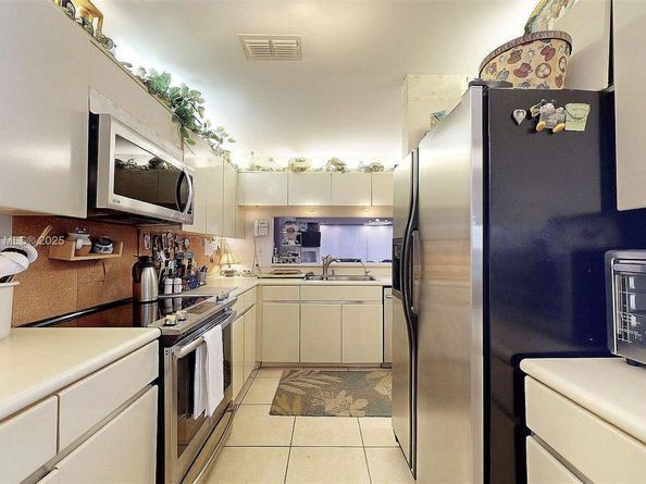 10001 NW 52nd Ter, Doral FL 33178