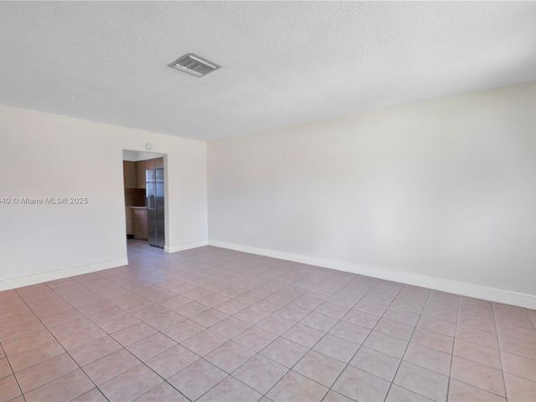 1290 NE 144th St, Miami FL 33161