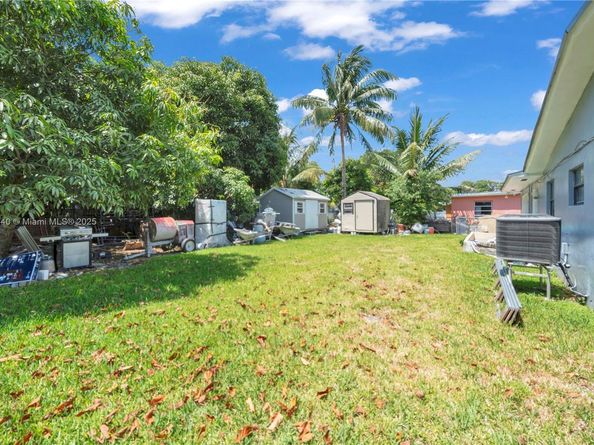 1290 NE 144th St, Miami FL 33161