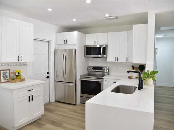 1613 NW 12th St, Fort Lauderdale FL 33311