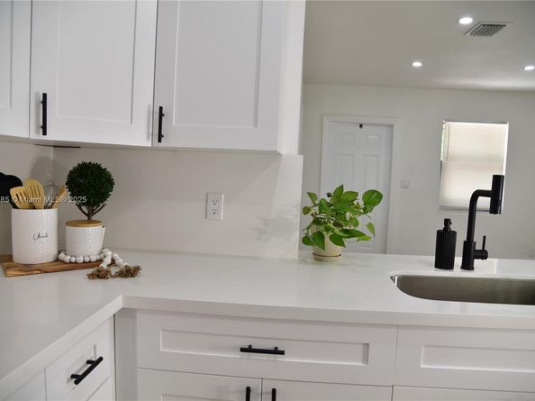 1613 NW 12th St, Fort Lauderdale FL 33311