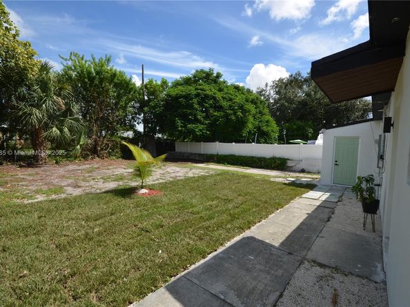 1613 NW 12th St, Fort Lauderdale FL 33311