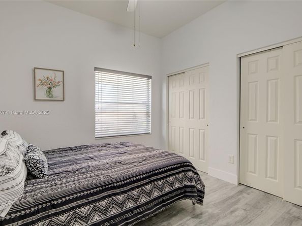 1490 SW 159th Ave, Pembroke Pines FL 33027