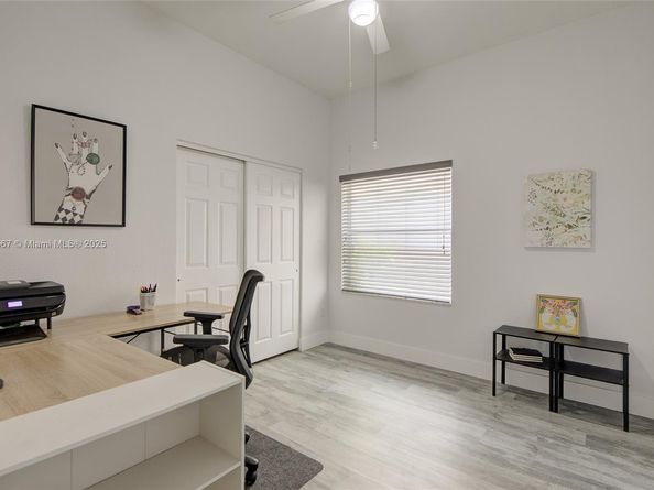 1490 SW 159th Ave, Pembroke Pines FL 33027