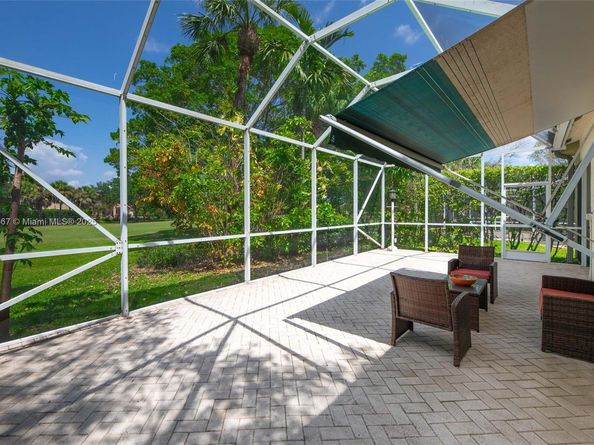 1490 SW 159th Ave, Pembroke Pines FL 33027