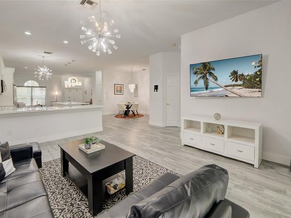 1490 SW 159th Ave, Pembroke Pines FL 33027