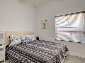 1490 SW 159th Ave, Pembroke Pines FL 33027