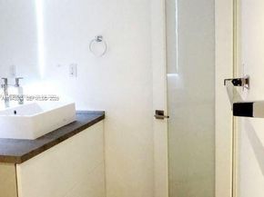 100 Lincoln Rd 426, Miami Beach FL 33139