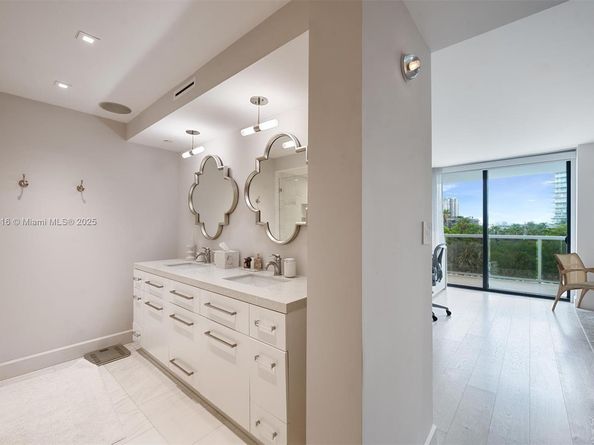 9 Island Ave 514, Miami Beach FL 33139