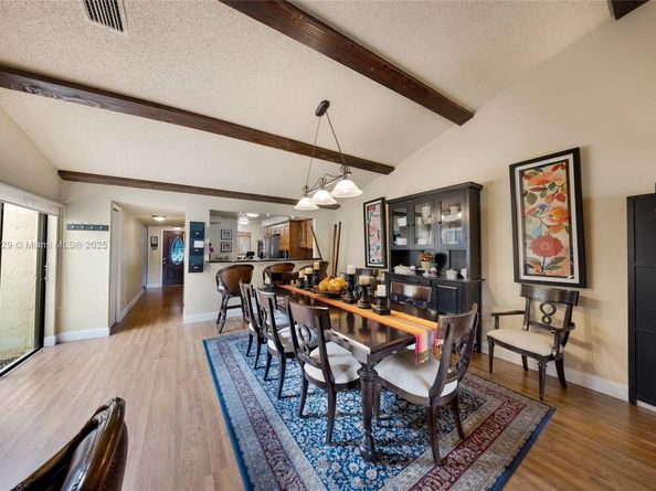 16175 Laurel Dr 27, Weston FL 33326