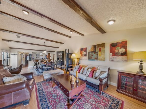 16175 Laurel Dr 27, Weston FL 33326