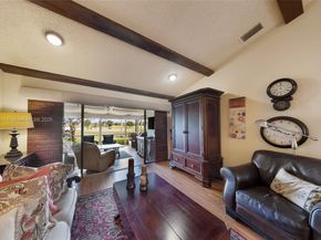 16175 Laurel Dr 27, Weston FL 33326