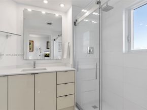 9055 SW 73rd Ct 1205, Miami FL 33156