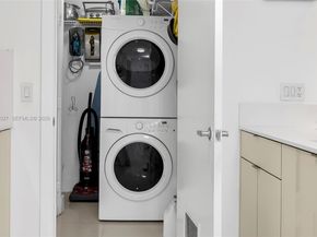 9055 SW 73rd Ct 1205, Miami FL 33156