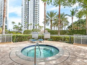 21050 Point Pl 2001, Aventura FL 33180