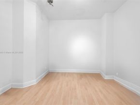 21050 Point Pl 2001, Aventura FL 33180