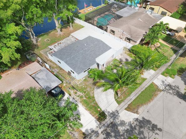 924 N 30th Rd, Hollywood FL 33021