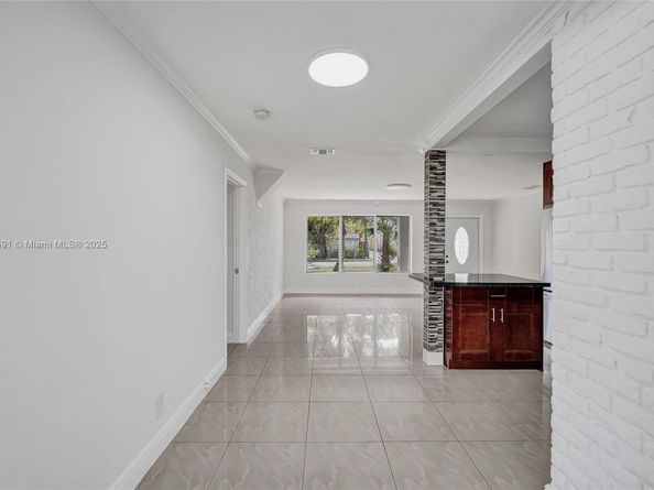 924 N 30th Rd, Hollywood FL 33021