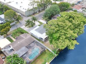 924 N 30th Rd, Hollywood FL 33021